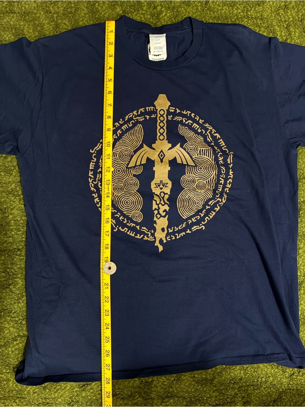 Nintendo Official Zelda Master Sword Tshirt - Picture 8 of 9